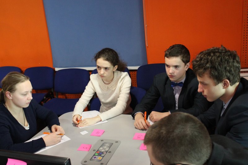 Фото к Борьба умов: школьники Петербурга приняли участие в интеллектуальной игре «Матрица»