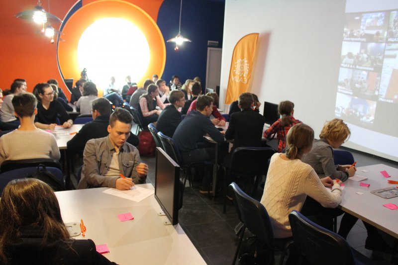 Фото к Борьба умов: школьники Петербурга приняли участие в интеллектуальной игре «Матрица»