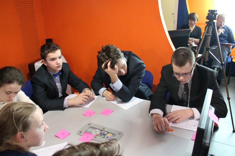 Фото к Борьба умов: школьники Петербурга приняли участие в интеллектуальной игре «Матрица»