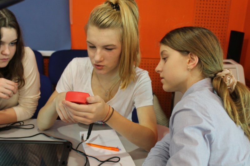 Фото к «Есть такая профессия..» : в ИЦАЭ СПб День Энергетика отметили научными занятиями