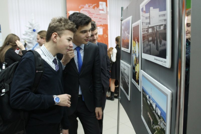 Фото к «Есть такая профессия..» : в ИЦАЭ СПб День Энергетика отметили научными занятиями