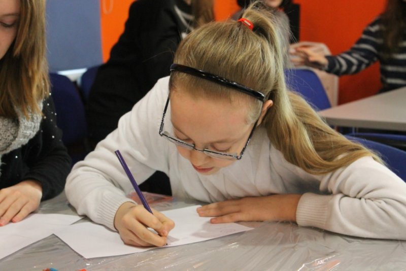 Фото к День юного изобретателя в Санкт-Петербурге: умный стакан, робокот и реактивный ранец