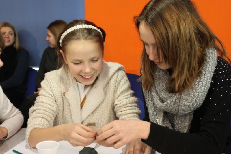 Фото к День юного изобретателя в Санкт-Петербурге: умный стакан, робокот и реактивный ранец