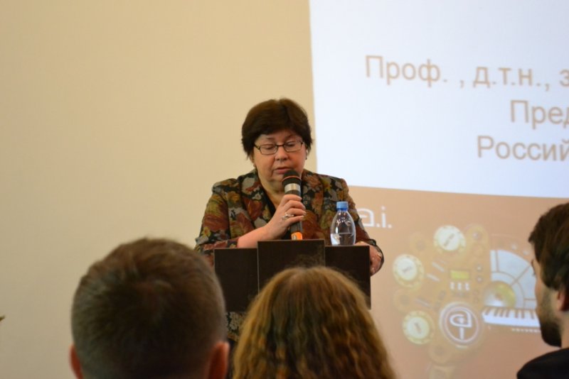 Фото к Кибернетика черного ящика и создание искусственного мозга: в ИЦАЭ Санкт-Петербурга прошла лекция об искусственном интеллекте