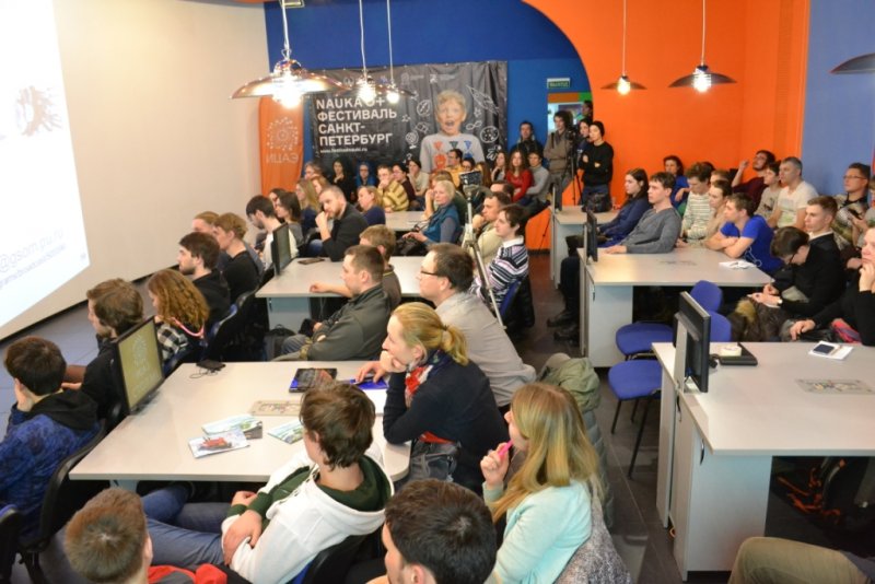 Фото к Кибернетика черного ящика и создание искусственного мозга: в ИЦАЭ Санкт-Петербурга прошла лекция об искусственном интеллекте