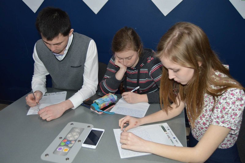 Фото к «Смоленские соловьи и костромские менестрели»: в России написали Тотальный диктант