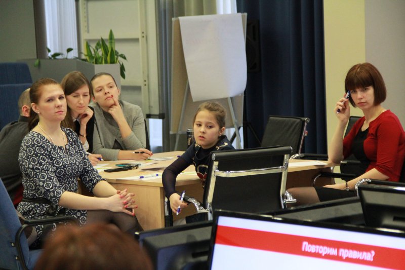 Фото к «Смоленские соловьи и костромские менестрели»: в России написали Тотальный диктант