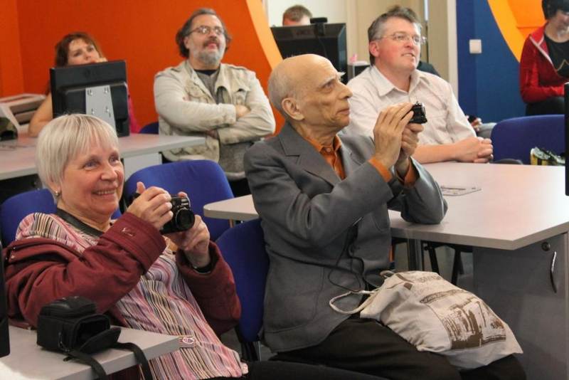 Фото к Два взгляда на лёд: в Петербурге открылась выставка об Арктике