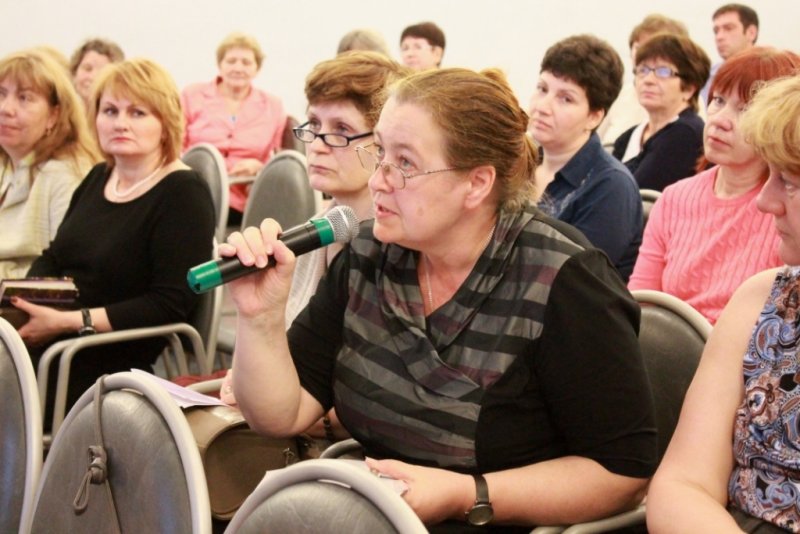 Фото к Книжный салон 2016: в Петербурге разобрали «Как и зачем учить»