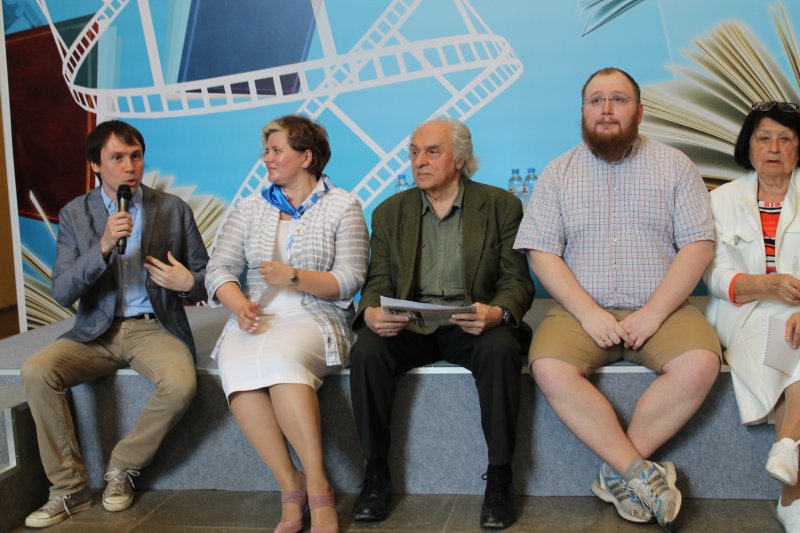 Фото к Экзопланеты, нейронет и летающий самокат: ИЦАЭ представил серию мероприятий на международном книжном салоне