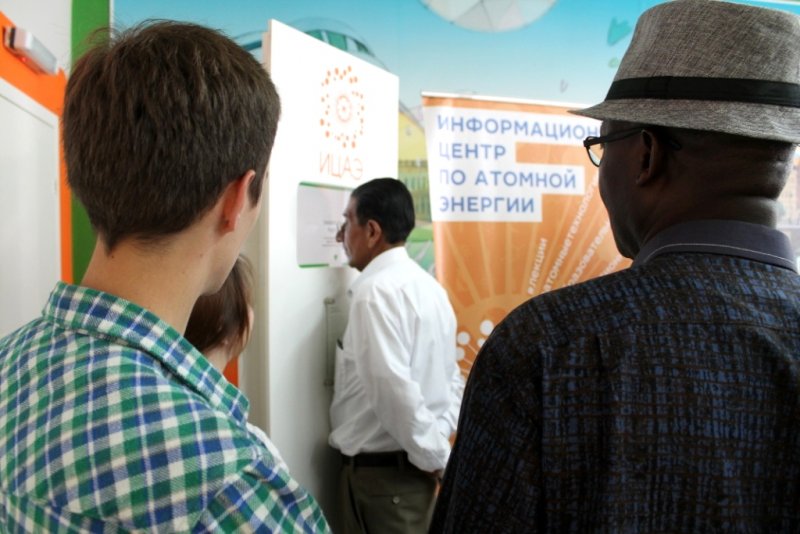 Фото к Делегации из Южной Америки, Африки и Вьетнама познакомились с миссией сети ИЦАЭ