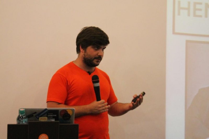 Фото к «Что важнее: природа или воспитание?»: психофизиолог Илья Захаров рассказал о генетике когнитивных способностей