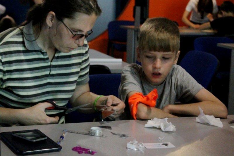 Фото к Разминка для ума: в АНН Петербурга прошел мастер-класс  по 3D — голограмме