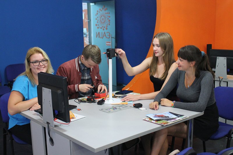 Фото к 1 сентября в ИЦАЭ СПБ прошел День знаний