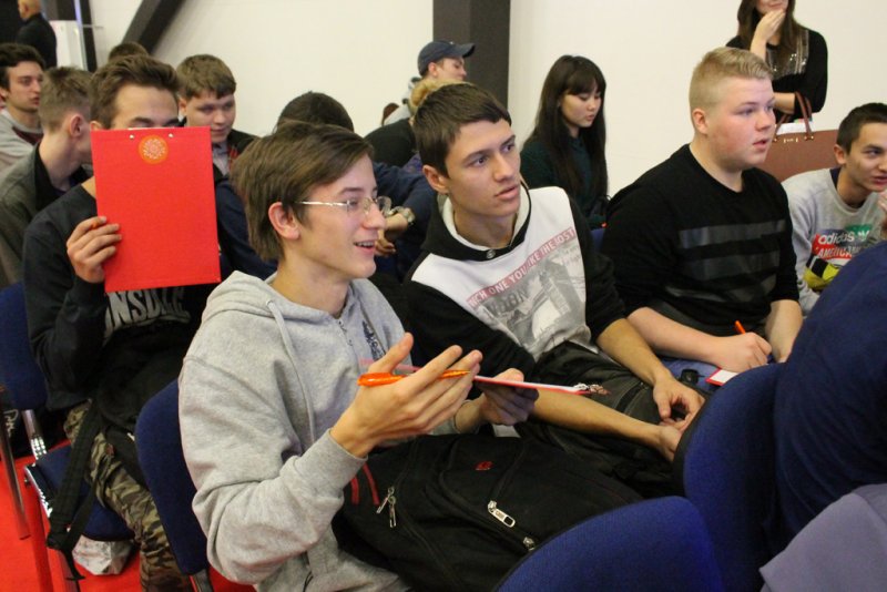 Фото к ИЦАЭ Санкт-Петербурга принял участие в Общегородской Ярмарке вакансий в Экспофоруме.